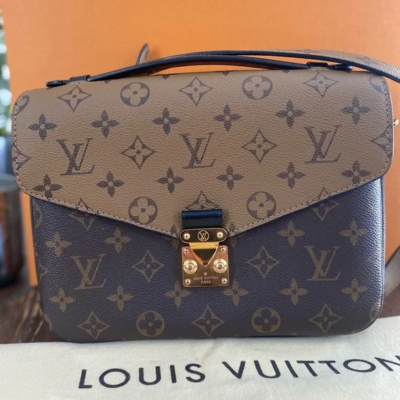 ***SOLD*** Louis Vuitton Pochette Metis Reverse. Not for sale - Picture 2 of 12